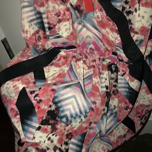 Adorable romper - Picture 4 of 5